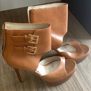 Nice Michael Kors summer sandal!!